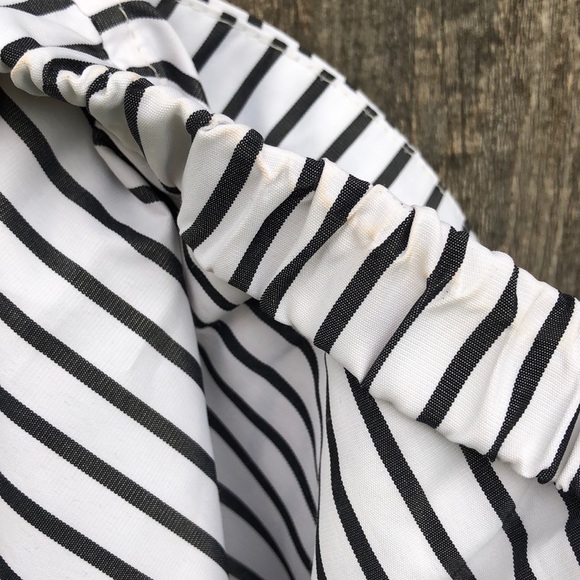 (NWT) Boohoo Petite Ruffle Bardot Top - Picture 4 of 6